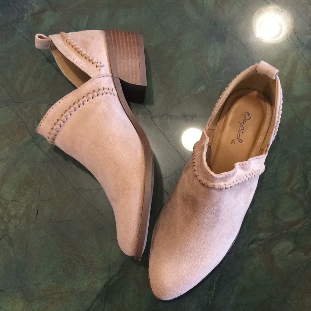 NIB Taupe Suede Ankle Boots!